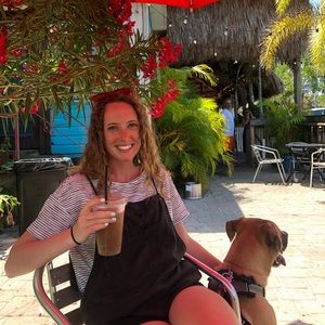 Meet your Posher, Hallie